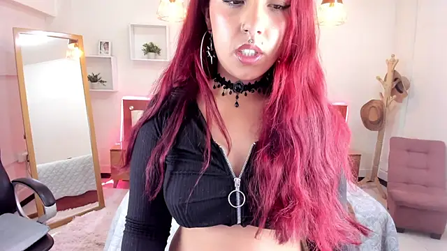 Cat  Moon   online show from October 16, 2025, 7:33 pm