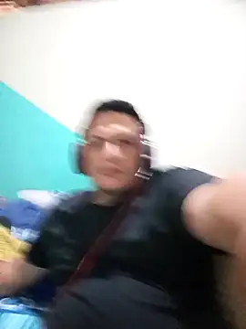 Snapshot of WIlGar1993 chatting on December 1, 2025, 8:21 pm WIlGar1993 online show from December 1, 2025, 8:21 pm