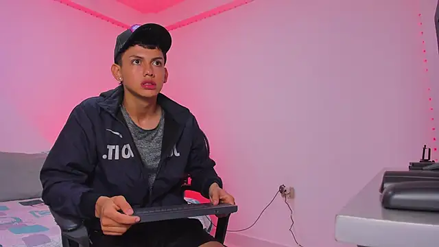 Axel Cody  online show from October 28, 2025, 11:31 am