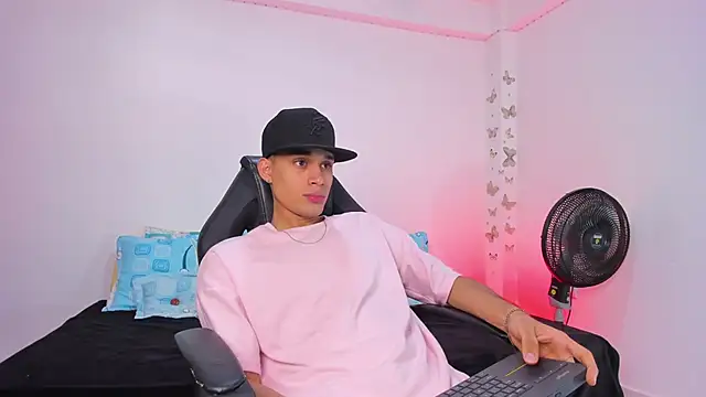 Axel Cody  online show from November 20, 2025, 6:52 pm