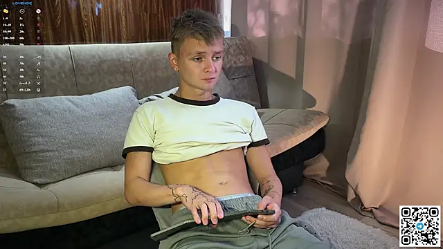 Snapshot of Logan_mett chatting on August 6, 2026, 12:22 pm Logan mett online show from August 6, 2026, 12:22 pm