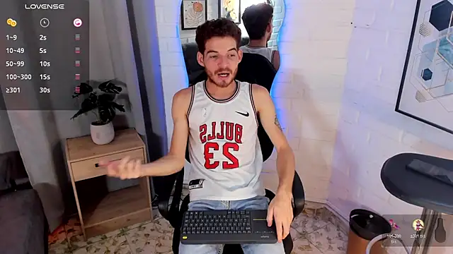 Snapshot of MATEO_HUNTER chatting on November 5, 2025, 5:10 am MATEO HUNTER online show from November 5, 2025, 5:10 am