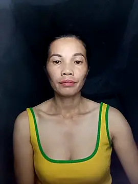 Snapshot of Style-lee chatting on October 21, 2025, 12:15 pm Style-lee online show from October 21, 2025, 12:15 pm