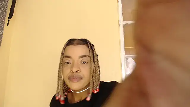 fifiqueen25 online show from December 2, 2025, 1:13 pm