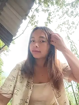 Nguyet2k4 online show from May 7, 2026, 11:19 pm