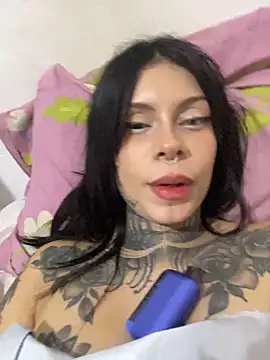 Snapshot of DarkD0ll chatting on October 24, 2025, 10:36 am DarkD0ll online show from October 24, 2025, 10:36 am