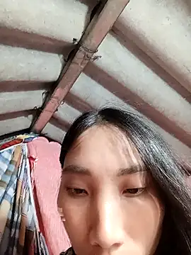 Snapshot of -Kem-01 chatting on November 3, 2025, 1:04 pm -Kem-01 online show from November 3, 2025, 1:04 pm