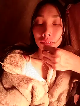 Snapshot of -Kem-01 chatting on November 19, 2025, 1:22 pm -Kem-01 online show from November 19, 2025, 1:22 pm