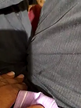 Snapshot of svk_05 chatting on December 16, 2025, 12:42 pm svk 05 online show from December 16, 2025, 12:42 pm