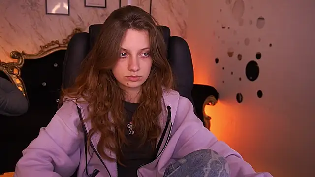 CuteeFoxy online show from May 8, 2026, 12:31 pm