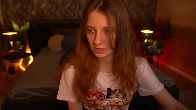 CuteeFoxy online show from June 23, 2026, 1:31 pm