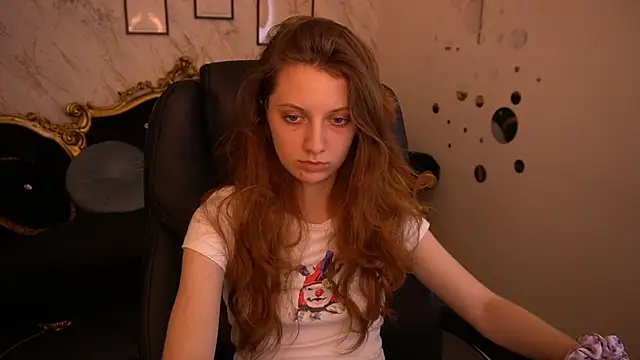 CuteeFoxy online show from June 9, 2026, 1:01 pm