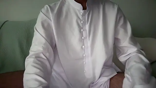 Snapshot of yournextguy chatting on April 3, 2026, 1:50 pm yournextguy online show from April 3, 2026, 1:50 pm