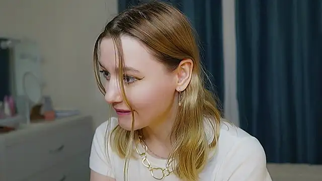 Snapshot of StarryMary chatting on November 24, 2025, 9:04 pm StarryMary online show from November 24, 2025, 9:04 pm