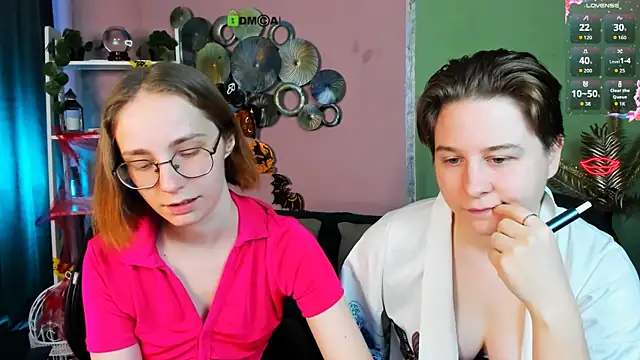 Snapshot of evalora_vei chatting on October 20, 2025, 5:53 am evalora vei online show from October 20, 2025, 5:53 am