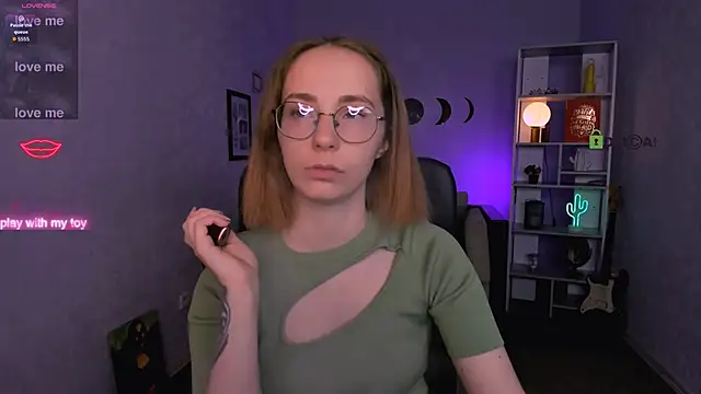 Snapshot of evalora_vei chatting on December 14, 2025, 10:10 am evalora vei online show from December 14, 2025, 10:10 am