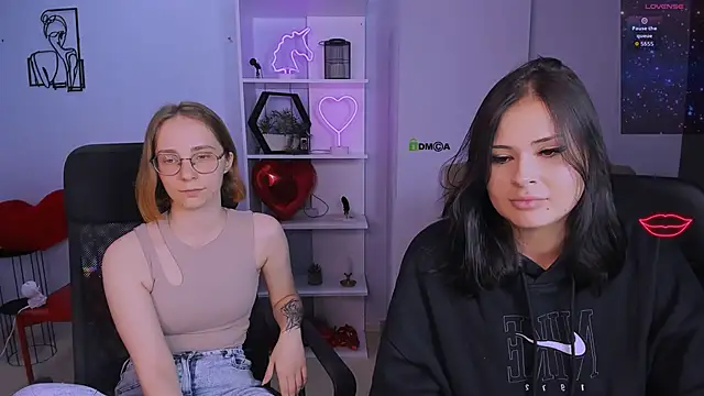 Snapshot of evalora_vei chatting on November 13, 2025, 8:24 pm evalora vei online show from November 13, 2025, 8:24 pm