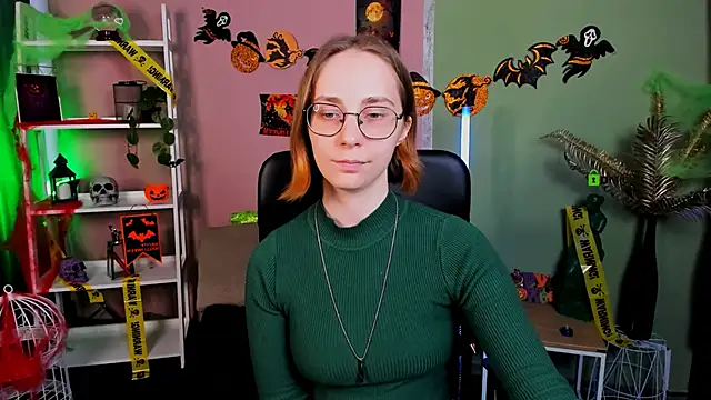 Snapshot of evalora_vei chatting on November 1, 2025, 1:16 pm evalora vei online show from November 1, 2025, 1:16 pm