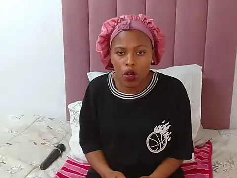 Snapshot of Bubbles156 chatting on November 5, 2025, 8:12 pm Bubbles156 online show from November 5, 2025, 8:12 pm