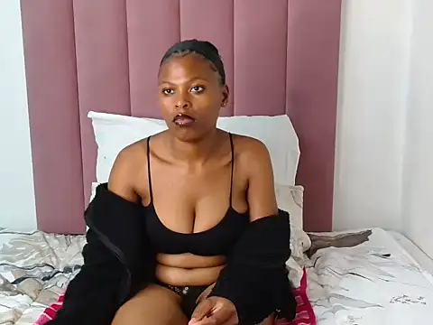 Snapshot of Bubbles156 chatting on October 21, 2025, 9:03 pm Bubbles156 online show from October 21, 2025, 9:03 pm