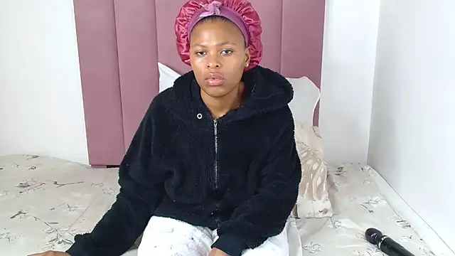 Snapshot of Bubbles156 chatting on November 16, 2025, 4:50 am Bubbles156 online show from November 16, 2025, 4:50 am