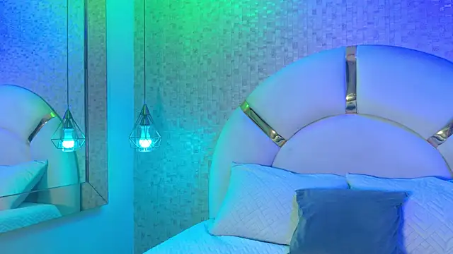 Snapshot of emmy_rose25 chatting on December 16, 2025, 11:47 am emmy rose25 online show from December 16, 2025, 11:47 am