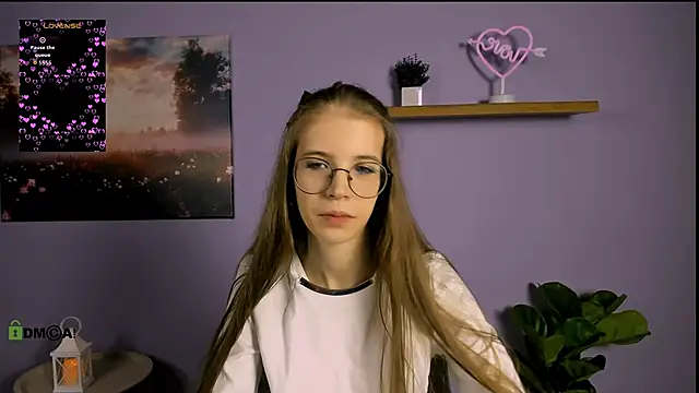 lulu fly  online show from November 11, 2025, 7:52 pm