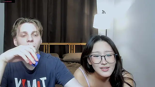 Blossomandbee online show from November 10, 2025, 11:43 pm