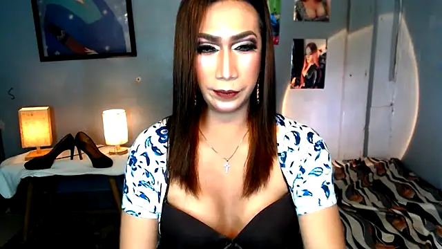 Snapshot of littleredbunny27 chatting on March 14, 2026, 6:25 pm littleredbunny27 online show from March 14, 2026, 6:25 pm