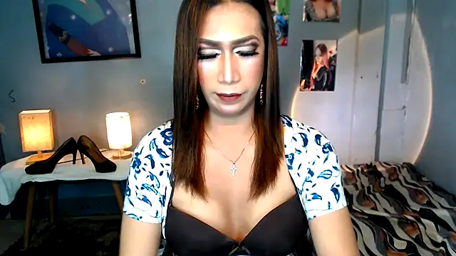 littleredbunny27 online show from March 24, 2026, 8:58 am