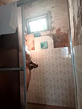 Snapshot of Motoboy100 chatting on December 17, 2025, 12:43 pm Motoboy100 online show from December 17, 2025, 12:43 pm