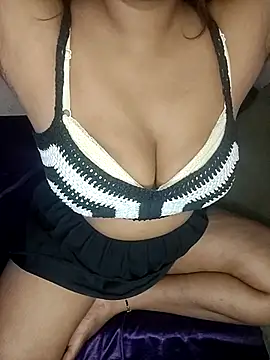 Snapshot of payal_mittal chatting on October 17, 2025, 7:44 am payal mittal online show from October 17, 2025, 7:44 am