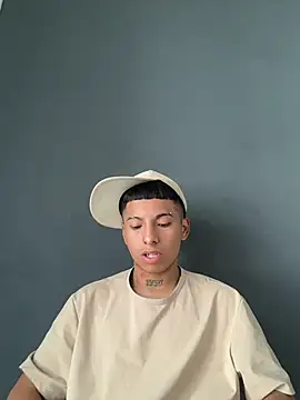 Snapshot of little_kris1 chatting on October 16, 2025, 1:52 pm little kris1 online show from October 16, 2025, 1:52 pm