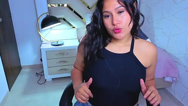 Snapshot of luna_jonezz chatting on November 28, 2025, 11:10 am luna jonezz online show from November 28, 2025, 11:10 am