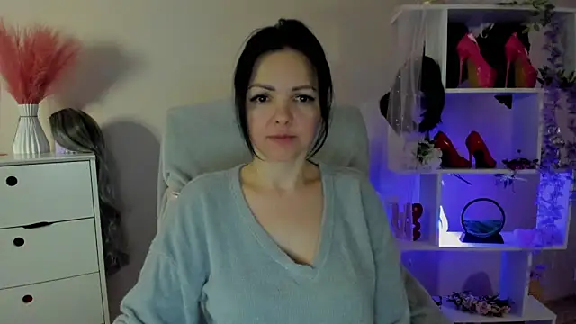Mollybloom40 online show from April 29, 2026, 5:30 pm