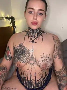 lucycoxxoxo online show from July 23, 2026, 1:58 am