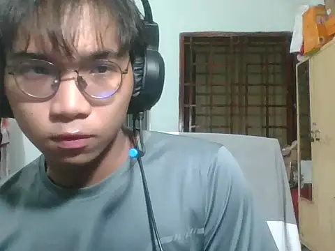 Snapshot of kave2033 chatting on November 6, 2025, 4:00 pm kave2033 online show from November 6, 2025, 4:00 pm