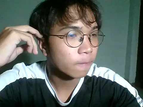 Snapshot of kave2033 chatting on October 28, 2025, 4:06 pm kave2033 online show from October 28, 2025, 4:06 pm