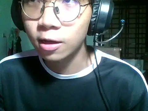 Snapshot of kave2033 chatting on October 25, 2025, 4:07 pm kave2033 online show from October 25, 2025, 4:07 pm