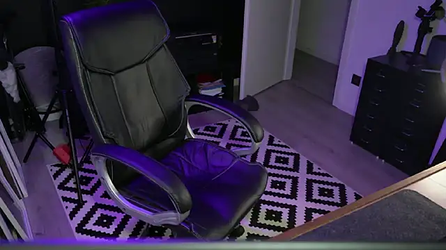 monsieurguitsxxx online show from January 10, 2026, 2:45 pm