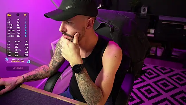 Snapshot of monsieurguitsxxx chatting on December 15, 2025, 4:02 pm monsieurguitsxxx online show from December 15, 2025, 4:02 pm