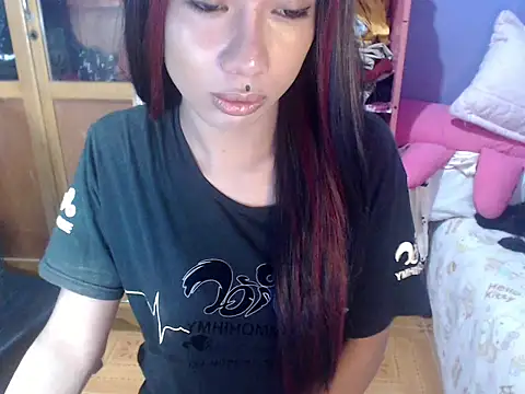 Yourasianbabyemma online show from May 3, 2026, 8:01 pm