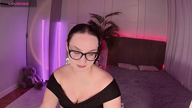 Snapshot of Alice_Foks chatting on October 14, 2025, 4:51 pm Alice Foks online show from October 14, 2025, 4:51 pm