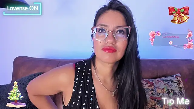 charlhot  online show from November 27, 2025, 1:22 pm