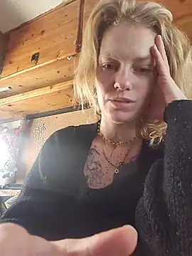 Snapshot of DeesseLilli chatting on November 18, 2025, 2:09 pm DeesseLilli online show from November 18, 2025, 2:09 pm