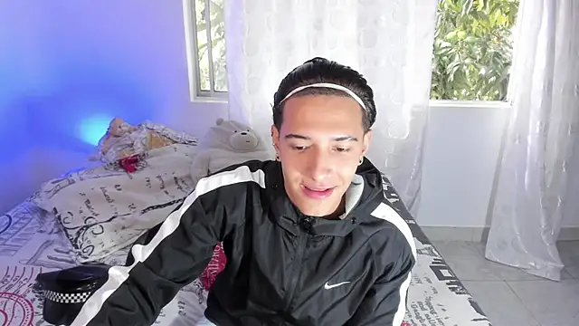 Snapshot of Hayden_Boy_ chatting on October 18, 2025, 1:24 pm Hayden Boy online show from October 18, 2025, 1:24 pm