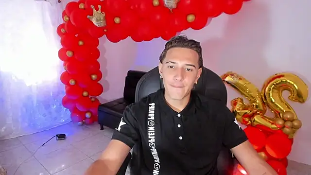 Snapshot of Hayden_Boy_ chatting on November 22, 2025, 7:13 pm Hayden Boy online show from November 22, 2025, 7:13 pm