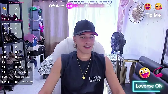 Snapshot of Hayden_Boy_ chatting on December 1, 2025, 7:37 pm Hayden Boy online show from December 1, 2025, 7:37 pm