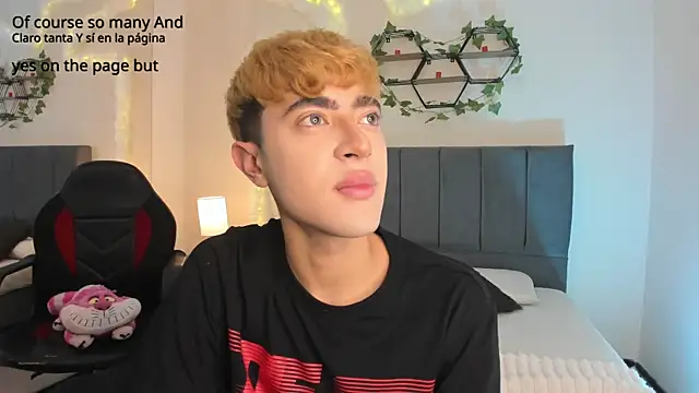 Snapshot of JustinCastiblanco chatting on October 22, 2025, 11:20 am JustinCastiblanco online show from October 22, 2025, 11:20 am