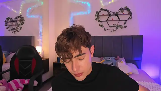 JustinCastiblanco online show from January 5, 2026, 5:27 pm